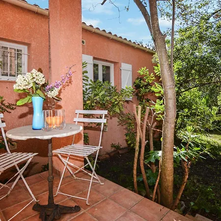 2 Bedroom Lovely Apartment In Afa