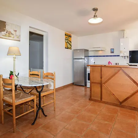 2 Bedroom Stunning In Appartamento *