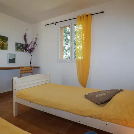 2 Bedroom Stunning In Апартаменты Afa