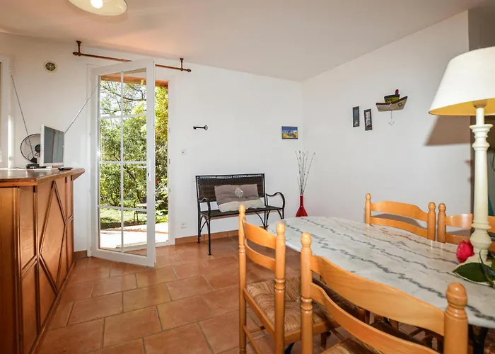 Appartement 2 Bedroom Stunning In Afa
